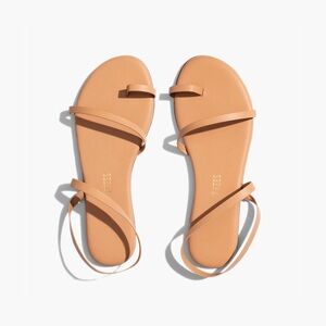 NWOT Tkees Mia Napa Sandals
